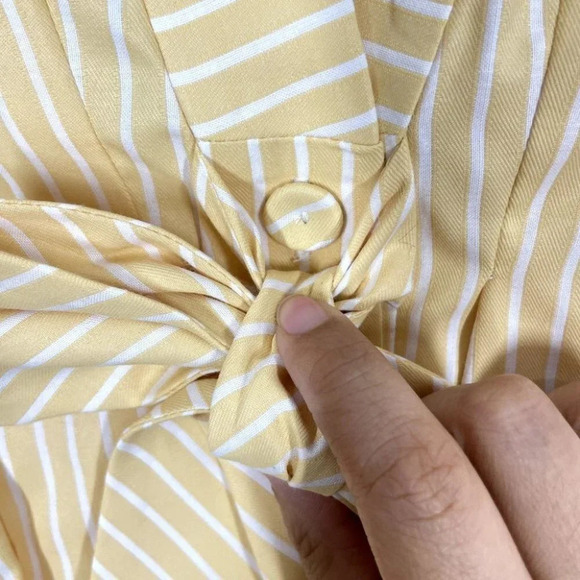 Petersyn Elinor Top NWT Plunging Neckline Long Sleeve Pleated Blouse Size XS - Picture 4 of 14